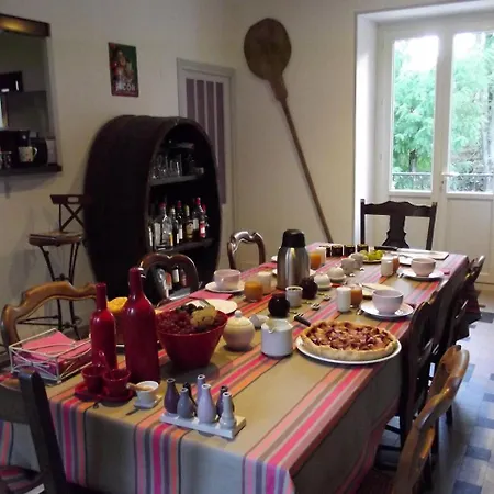 Frühstückspension Le Figuier De Pauline Luzech